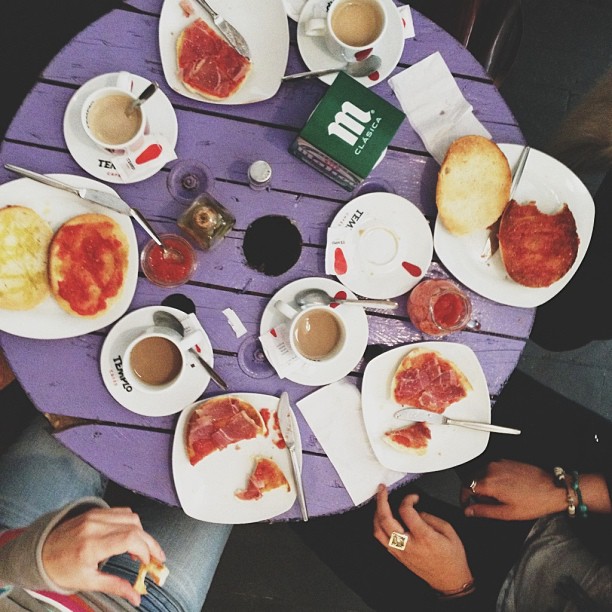 A bright breakfast back in Huelva.